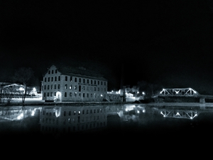 night photography reflection