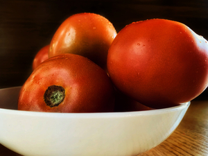 red tomato bowl
