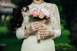 Wedding 👗:White dress,Flower.