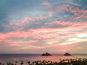 Hawaii beaches sunrise sunset overlooking the Pacific Ocean