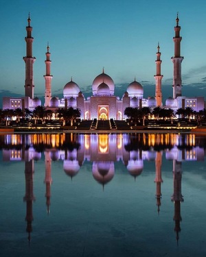 one of the largest mosques in the world