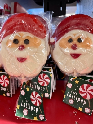 Santa Claus-shaped lollipops for the Christmas season