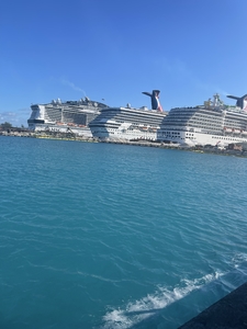 Cruiseships in the Bahamas