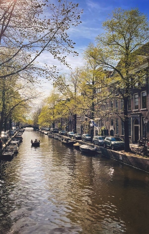 canals and boats of Amsterdam