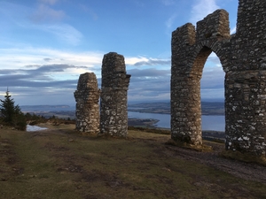 Scottish stone monument (Fyrish) with view of coast