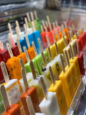 ice Popsicles with fruits