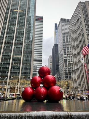 Outdoor Christmas decorations on a New York square