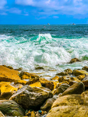 ocean waves and rocks